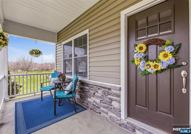 5th image of 2 Bluffs Ct, Hamburg, NJ 07419 | MLS# 26030346
