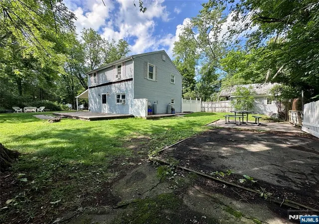 Photo 4 of Single family home for sale at 15 Warren Hagstrom Blvd, Wanaque, NJ 07465 | MLS# 26030354 | Listing updated on 2026-09-17