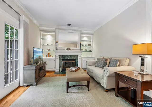 3rd image of 4 Allison Ct, Allendale, NJ 07401 | MLS# 26030365