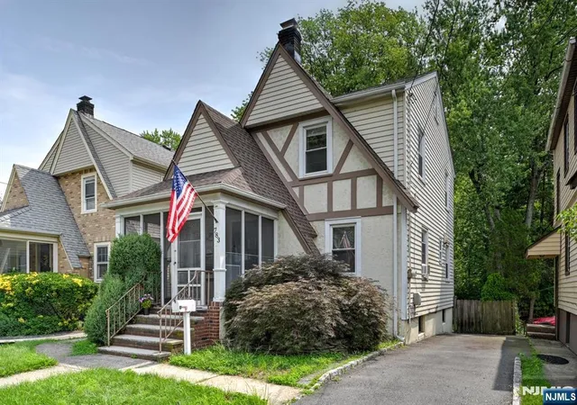 Photo 2 of Single family home for sale at 783 Broad St, Bloomfield, NJ 07003 | MLS# 26030388 | Listing updated on 2026-08-21