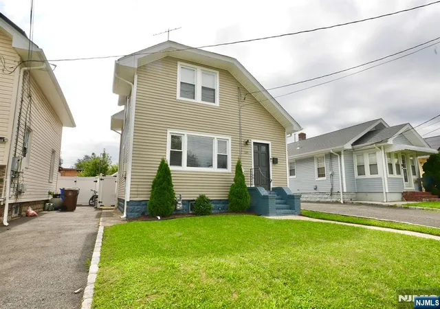 Photo 25 of Single family home for sale at 105 Main St, Linden, NJ 07036 | MLS# 26030393 | Listing updated on 2026-08-24