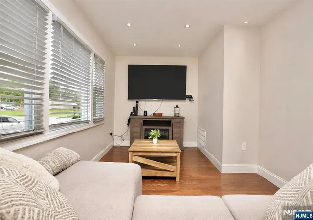 Photo 4 of Sale Pending at 105 Main St, Linden, NJ 07036 | MLS# 26030393 | Listing updated on 2026-09-24