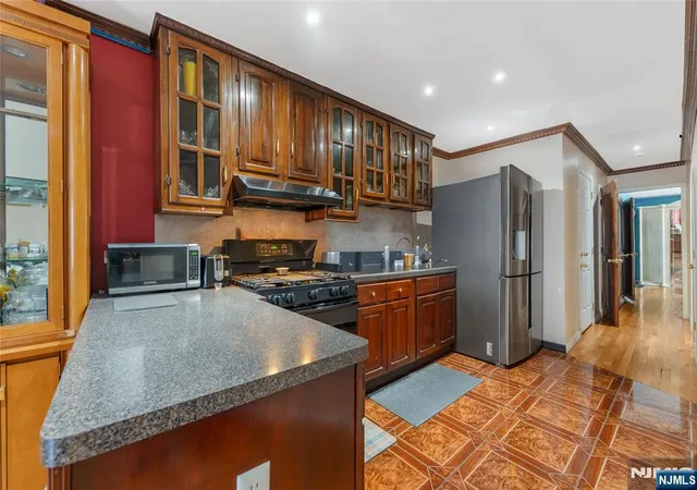 4th image of 178 South St, Jersey City, NJ 07307 | MLS# 26030399