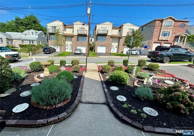 Photo 3 of Single family home for sale at 729 7Th St, Carlstadt, NJ 07072 | MLS# 26030401 | Listing updated on 2026-08-30