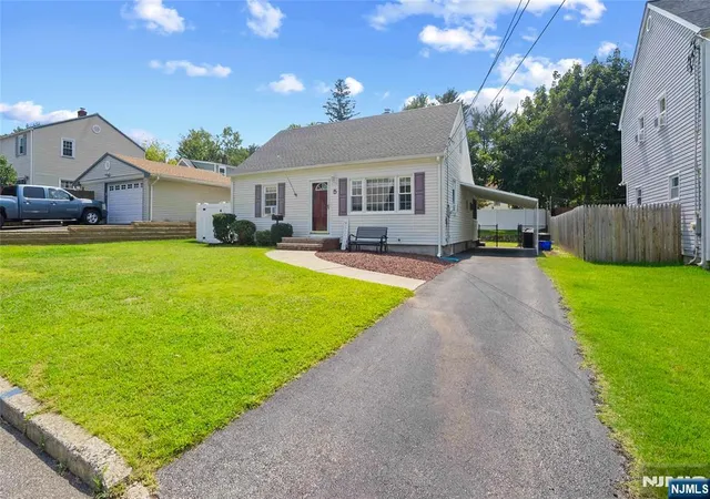 Photo 3 of Single family home for sale at 5 Sally St, Bloomingdale, NJ 07403 | MLS# 26030402 | Listing updated on 2026-10-04