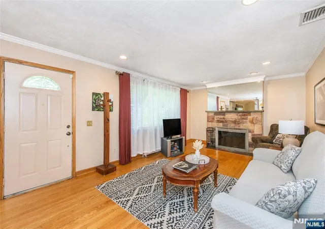 Photo 3 of House for sale at 9 Morse Ave, Butler Borough, NJ 07405 | MLS# 26030412 | Listing updated on 2026-10-04