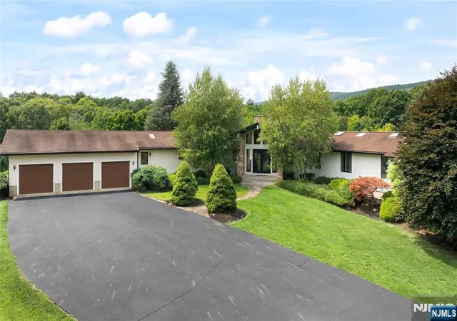 2nd image of 90 Phillips Rd, Branchville, NJ 07826 | MLS# 26030419