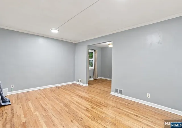 Photo 3 of Single family home for sale at 654 Howard St, Teaneck, NJ 07666 | MLS# 26030422 | Listing updated on 2026-09-16