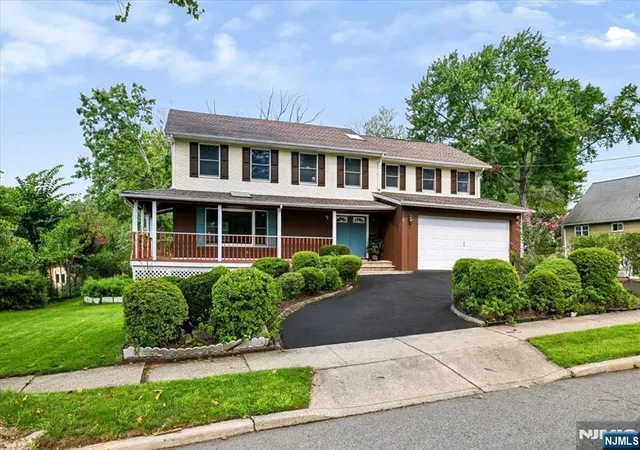 3rd image of 156 River Rd, New Milford, NJ 07646 | MLS# 26030464