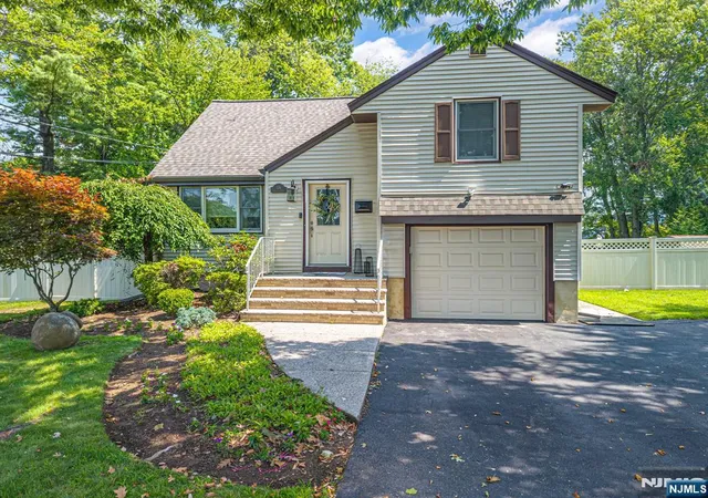 Photo 1 of Sale Pending at 376 Chelsea St, Paramus, NJ 07652 | MLS# 26030493 | Listing updated on 2026-08-29