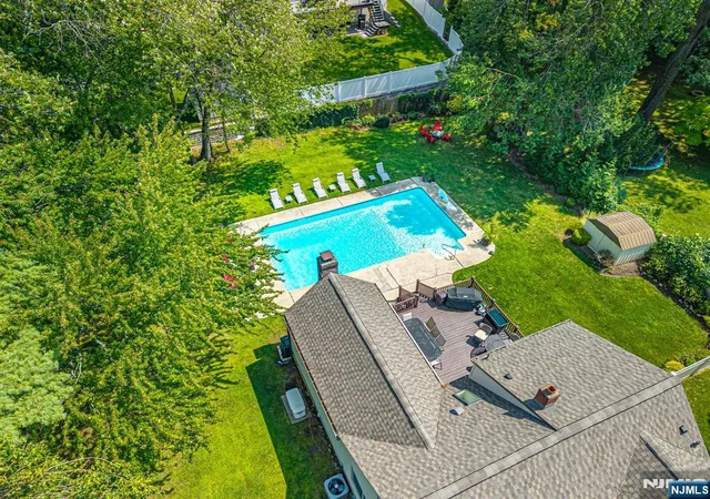 Photo 4 of Sale Pending at 376 Chelsea St, Paramus, NJ 07652 | MLS# 26030493 | Listing updated on 2026-08-29