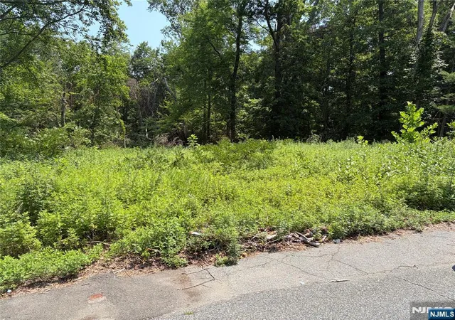 2nd image of 125 Ferri St, Wayne, NJ 07470 | MLS# 26030521