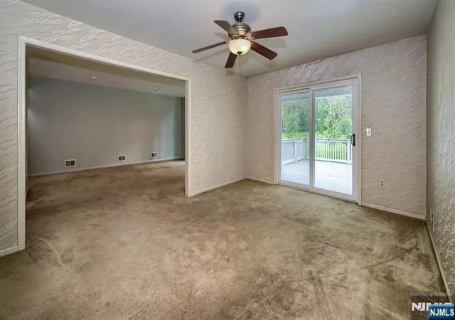 Photo 4 of Townhouse for sale at 42 Bowfell Ct, Wayne, NJ 07470 | MLS# 26030527 | Listing updated on 2026-10-04