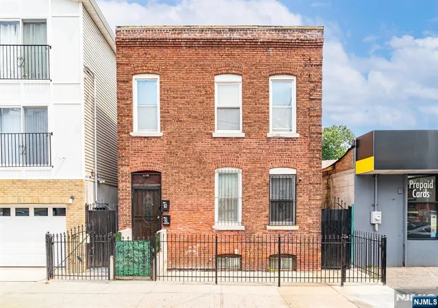 Multi family home for sale at 502 18Th St, Newark, NJ 07103 | MLS# 26030535