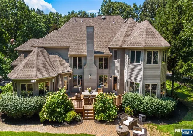 Photo 4 of Sale Pending at 2 Goldfinch, Kinnelon Borough, NJ 07405 | MLS# 26030538 | Listing updated on 2026-08-26