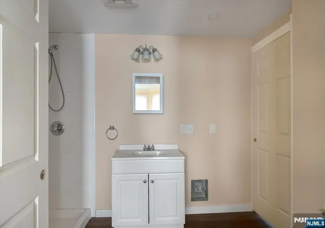 Photo 4 of Sale Pending at 195 Duane St, Orange, NJ 07050 | MLS# 26030544 | Listing updated on 2026-10-13