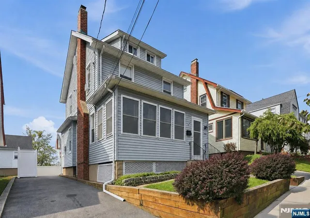 2nd image of 162 Maple St, West Orange, NJ 07052 | MLS# 26030552
