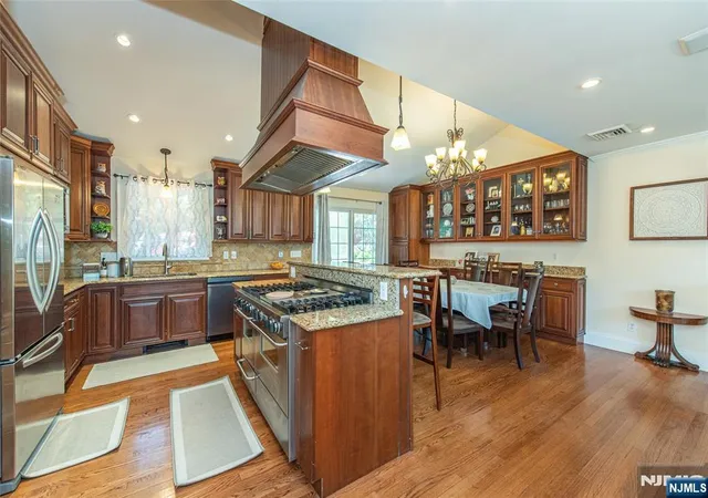 Photo 4 of Sale Pending at 45 Erie Ave, Midland Park, NJ 07432 | MLS# 26030554 | Listing updated on 2026-08-20