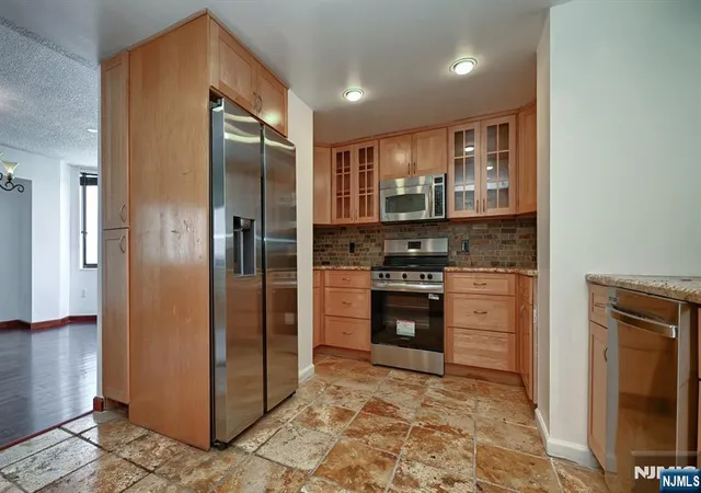 Photo 3 of Condo for sale at 2140 Harmon Cove Tower #2140, Secaucus, NJ 07094 | MLS# 26030558 | Listing updated on 2026-08-17