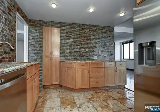 Photo 4 of Condo for sale at 2140 Harmon Cove Tower #2140, Secaucus, NJ 07094 | MLS# 26030558 | Listing updated on 2026-08-17