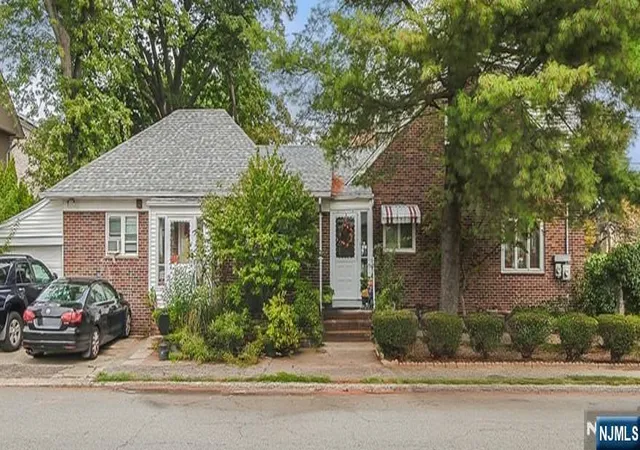 4th image of 1003 Cumbermeade Rd, Fort Lee, NJ 07024 | MLS# 26030563