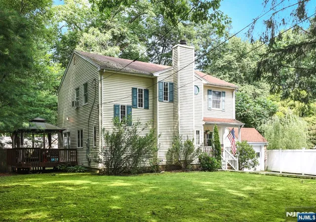Photo 1 of Sale Pending at 36 Maple Lake Rd, Kinnelon Borough, NJ 07405 | MLS# 26030602 | Listing updated on 2026-10-02