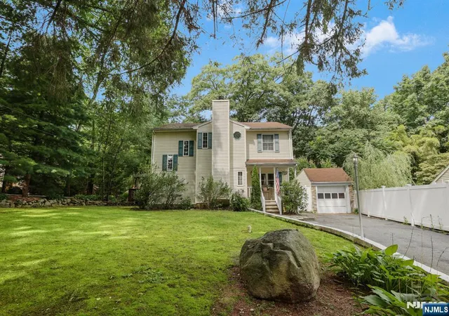 Photo 23 of Sale Pending at 36 Maple Lake Rd, Kinnelon Borough, NJ 07405 | MLS# 26030602 | Listing updated on 2026-10-02
