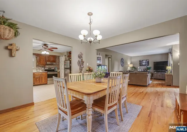 Photo 3 of Sale Pending at 36 Maple Lake Rd, Kinnelon Borough, NJ 07405 | MLS# 26030602 | Listing updated on 2026-10-02