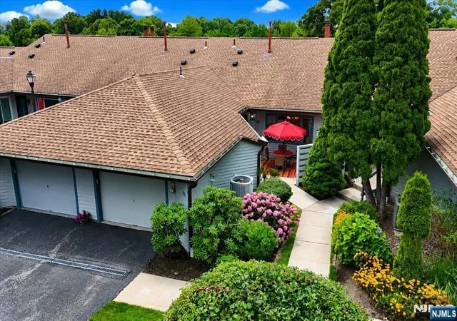 2nd image of 209 Wind Holw Ct, Mahwah, NJ 07430 | MLS# 26030617