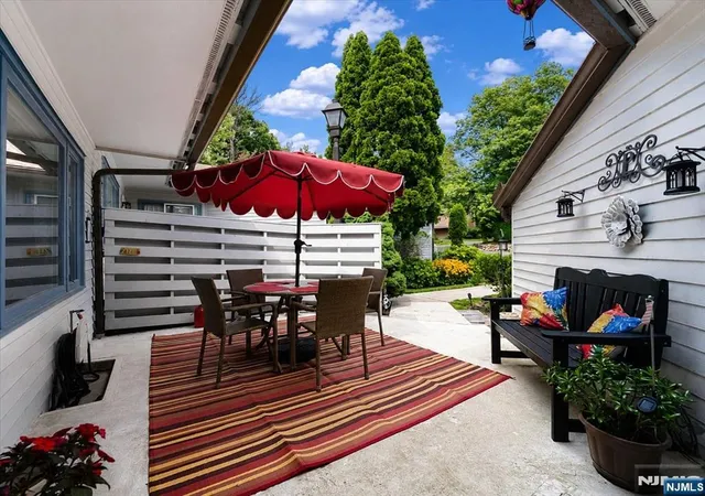 4th image of 209 Wind Holw Ct, Mahwah, NJ 07430 | MLS# 26030617