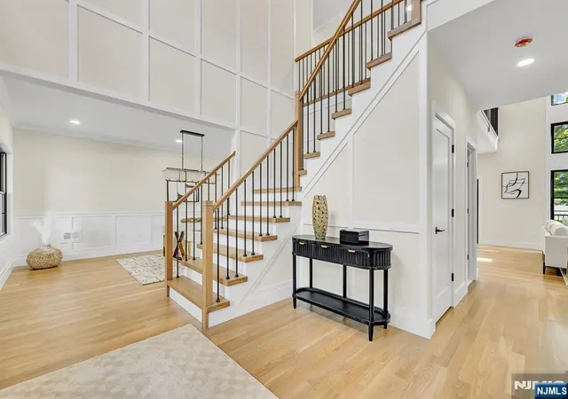 Photo 4 of Single family home for sale at 275 Beachwood Rd, Par Troy Hills Twp., NJ 07054 | MLS# 26030636 | Listing updated on 2026-08-22