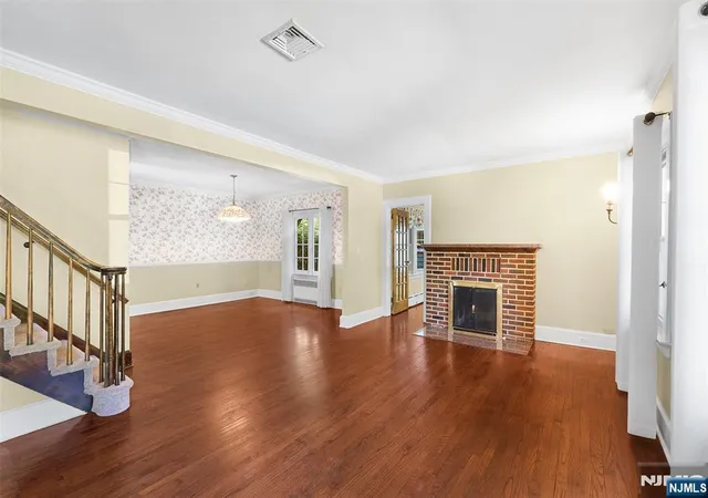 Photo 4 of Sale Pending at 125 Hawthorne Ave, Glen Ridge, NJ 07028 | MLS# 26030651 | Listing updated on 2026-08-31
