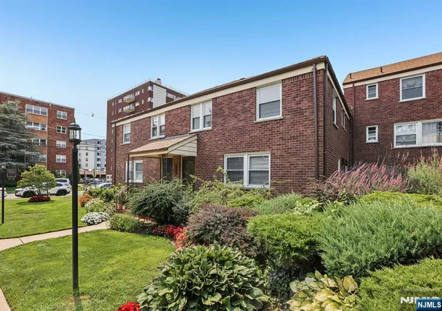 2nd image of 2199 Center Ave #B, Fort Lee, NJ 07024 | MLS# 26030660
