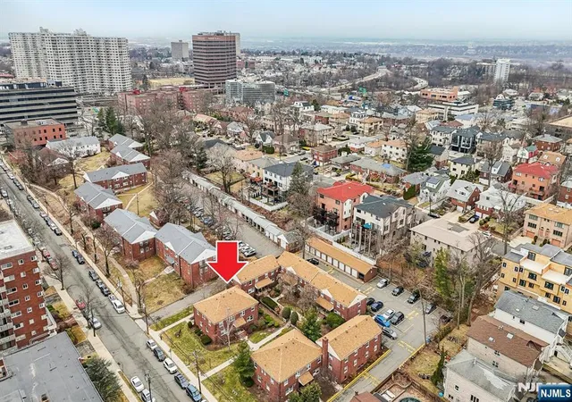 28th image of 2199 Center Ave #B, Fort Lee, NJ 07024 | MLS# 26030660