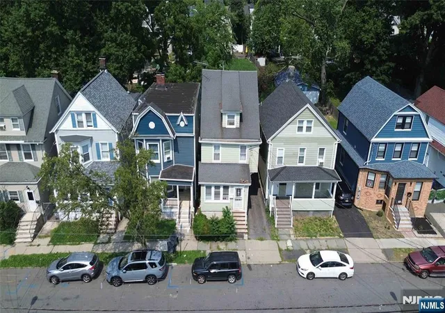 Photo 3 of Single family home for sale at 27 Cummings St, Irvington, NJ 07111 | MLS# 26030681 | Listing updated on 2026-09-02