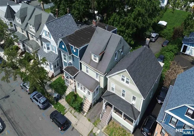 Photo 3 of Single family home for sale at 27 Cummings St, Irvington, NJ 07111 | MLS# 26030681 | Listing updated on 2026-09-21