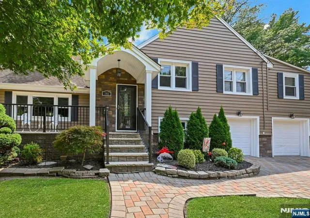 Photo 3 of Single family home for sale at 340 Graphic, New Milford, NJ 07646 | MLS# 26030691 | Listing updated on 2026-09-12