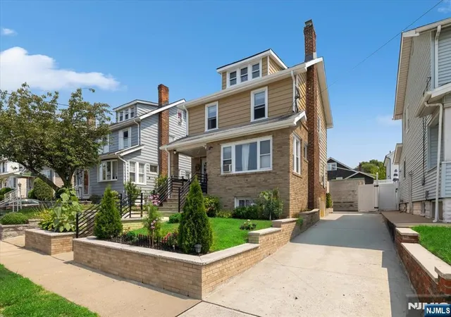 Photo 2 of Single family home for sale at 18 Newell Pl, North Arlington, NJ 07031 | MLS# 26030693 | Listing updated on 2026-08-17