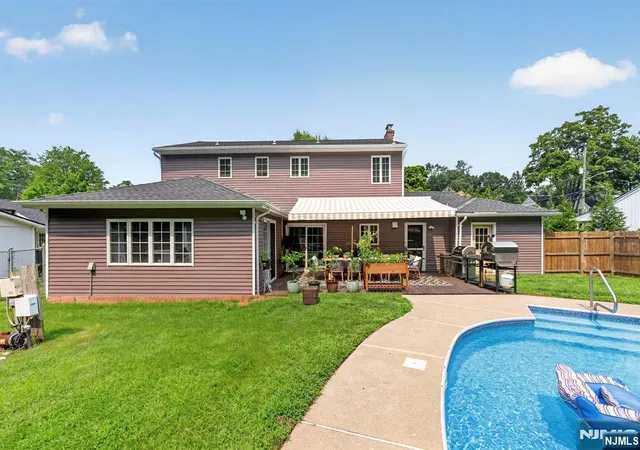 Photo 3 of Single family home for sale at 392 Monroe Ave, Wyckoff, NJ 07481 | MLS# 26030704 | Listing updated on 2026-09-17