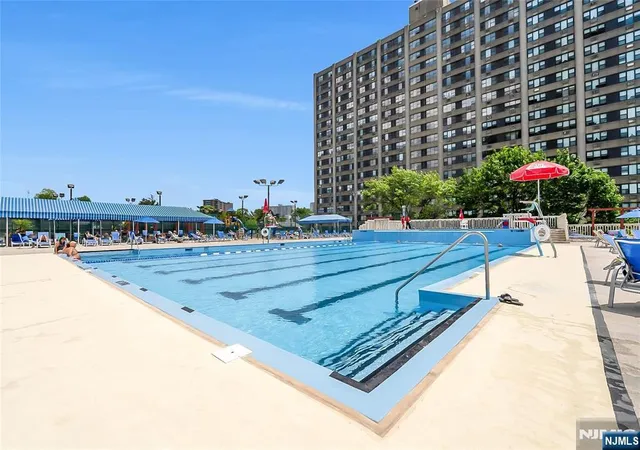 2nd image of 555 N Ave, Fort Lee, NJ 07024