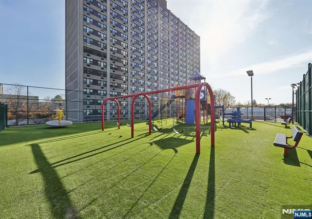 35th image of 555 North Ave #25K, Fort Lee, NJ 07024 | MLS# 26030713