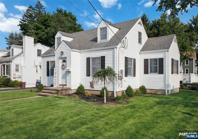 Photo 3 of Single family home for sale at 22 First St, Mahwah, NJ 07430 | MLS# 26030721 | Listing updated on 2026-09-08