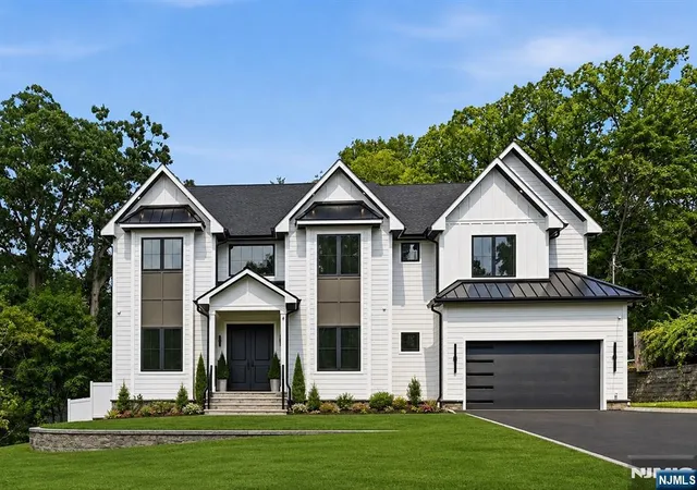 Photo 1 of Single family home for sale at 4 Dorrien Rd, Livingston, NJ 07039 | MLS# 26030730 | Listing updated on 2026-09-18