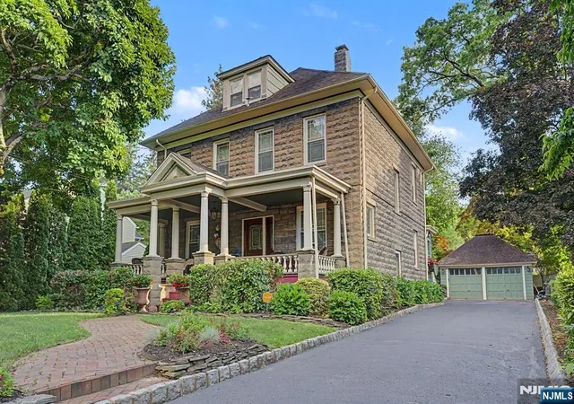 Photo 1 of Single family home for sale at 11 Willow St, Cranford, NJ 07016 | MLS# 26030736 | Listing updated on 2026-08-13