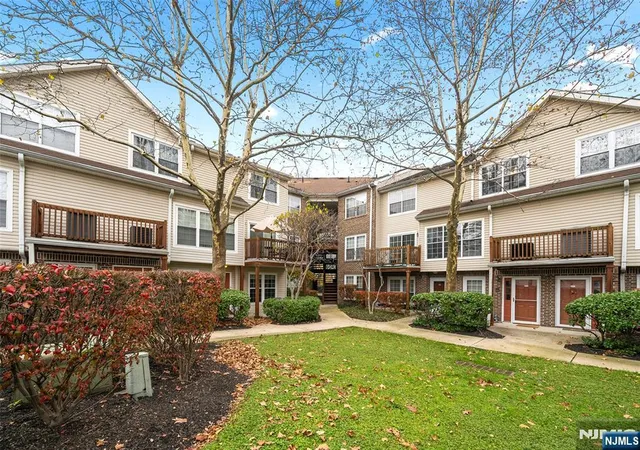 3rd image of 1420 Westgate Dr, Fort Lee, NJ 07024