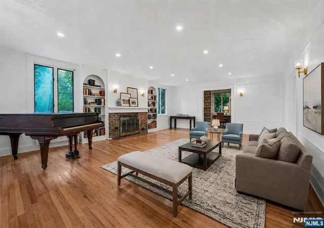 Photo 4 of Single family home for sale at 8 Harriot Ave, Harrington Park, NJ 07640 | MLS# 26030750 | Listing updated on 2026-09-30