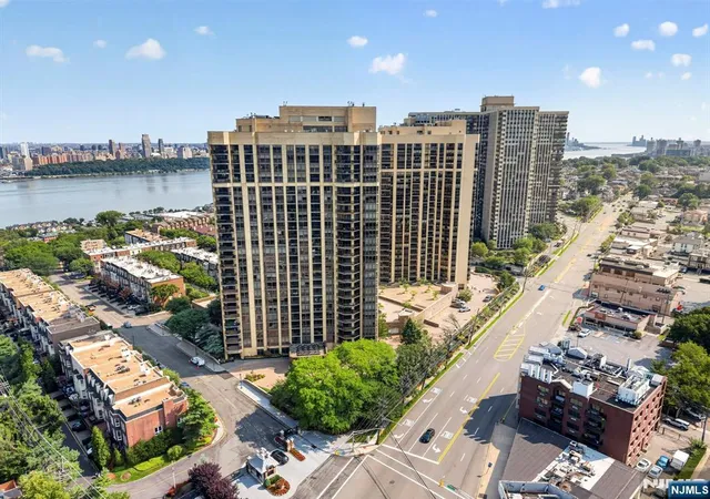 44th image of 900 Palisade Ave #3D, Fort Lee, NJ 07024 | MLS# 26030796