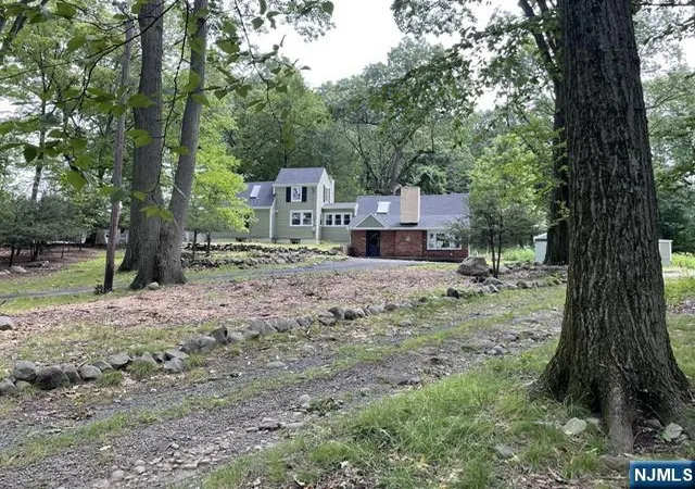 24th image of 496 Manchester Ave, North Haledon, NJ 07508 | MLS# 26030856