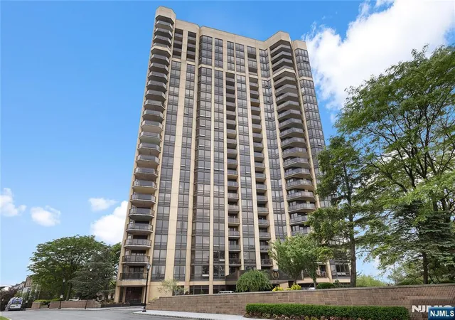 2nd image of 900 Palisade Ave #6G, Fort Lee, NJ 07024 | MLS# 26030862