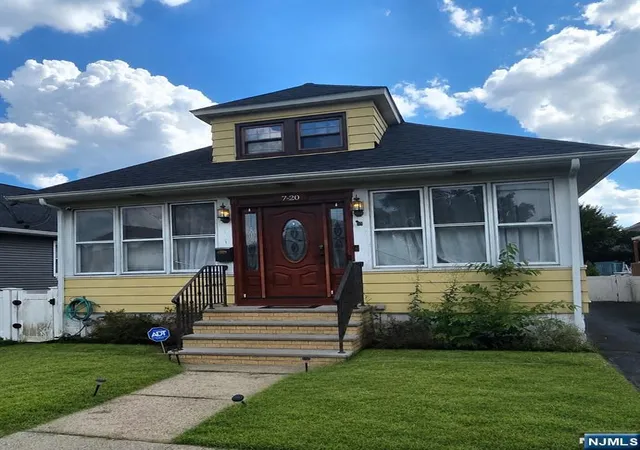 Photo 1 of Sale Pending at 7 20 Fern St, Fair Lawn, NJ 07410 | MLS# 26030871 | Listing updated on 2026-09-04